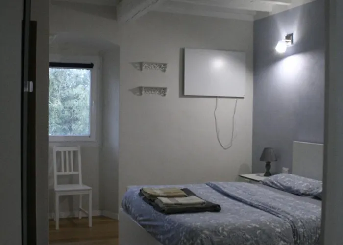 Allie's Flat Apartament Antella